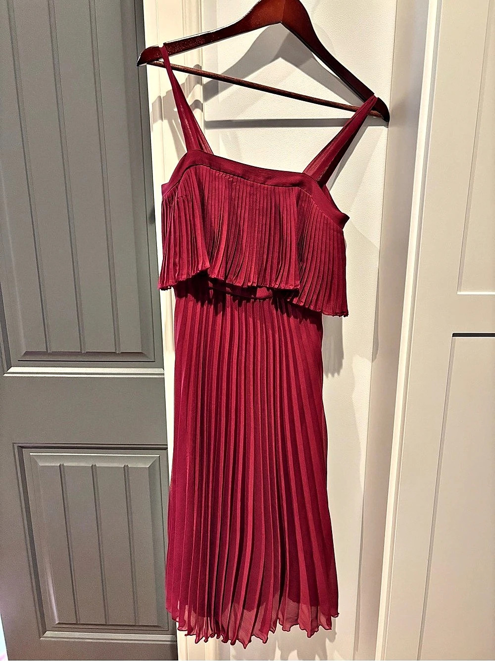 ASOS Pleated Midi Dress in Burgundy Size UK 6 / EU 34
